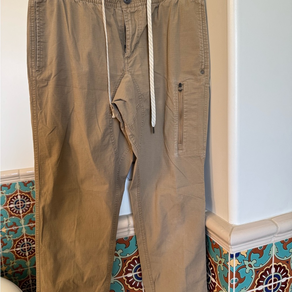 Men’s Vuori Tan Casual Pants